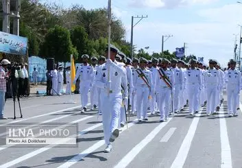 آغاز رژه روز ارتش جمهوری اسلامی در بندرعباس