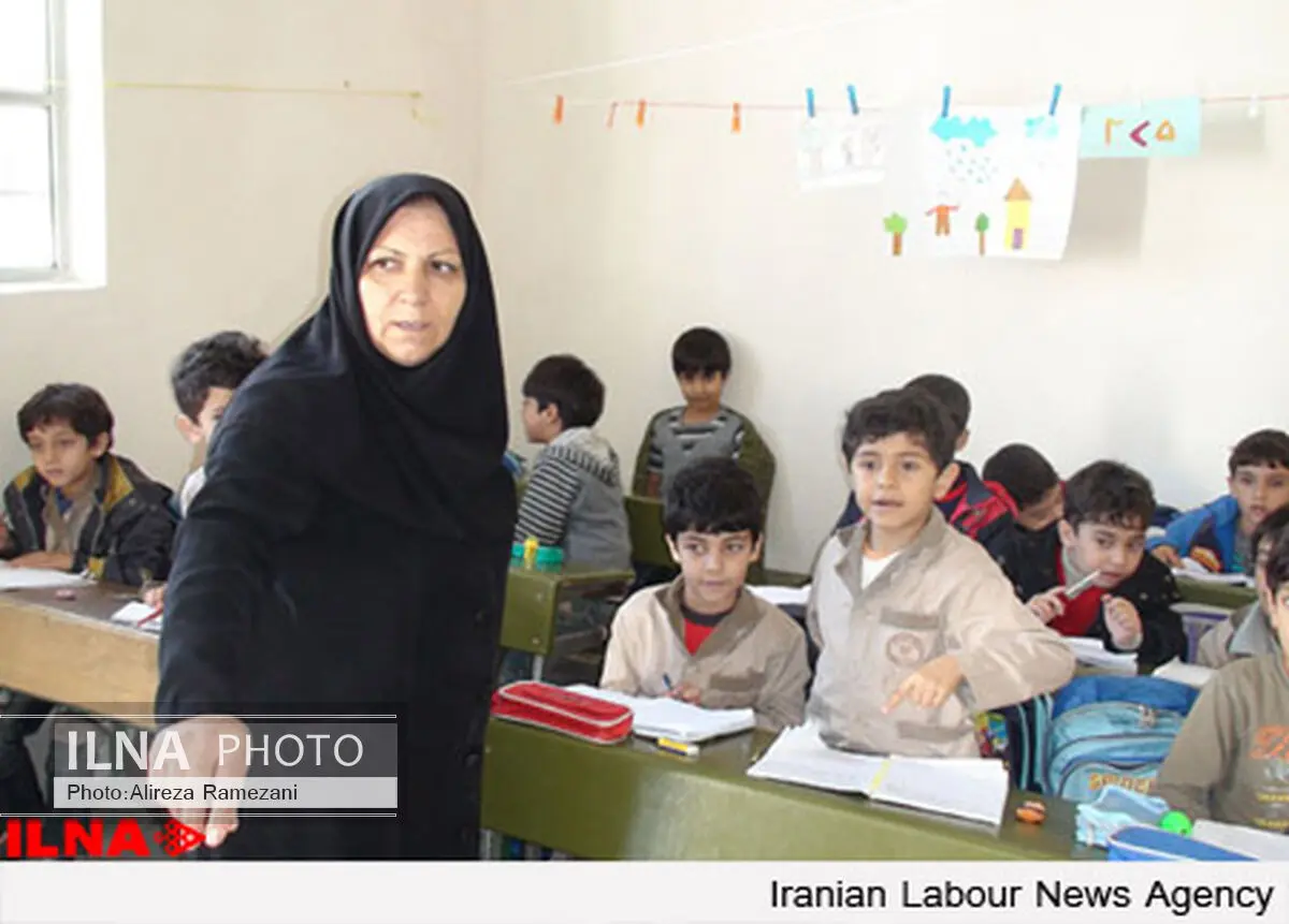 واکنش آموزش و پرورش به خبر کسر ۲۰۰ میلیارد تومان پول از حقوق معلمان