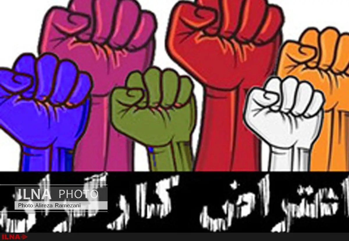 تجمع دوباره کارگران نیشکر هفت تپه مقابل ساختمان اداری مجتمع