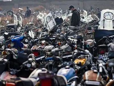 فروش ۴۷ میلیاردی مزایده خودروها و موتورسیکلت‌های توقیفی هرمزگان