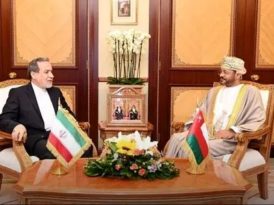 عراقچی با وزیر امور خارجه عمان دیدار کرد