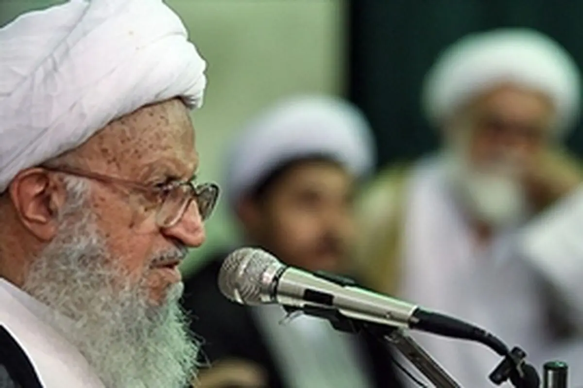 ادبیات آمریکا، موجب دوری ایران از آن ها می شود