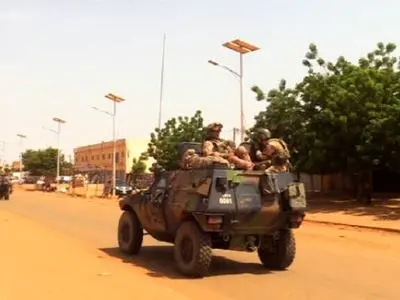 خواستار خروج نیروهای فرانسوی نشده‌ایم