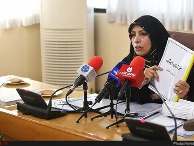 نشست خبری الهام امین زاده دستیار سابق رئیس جمهور در امور حقوق شهروندی
