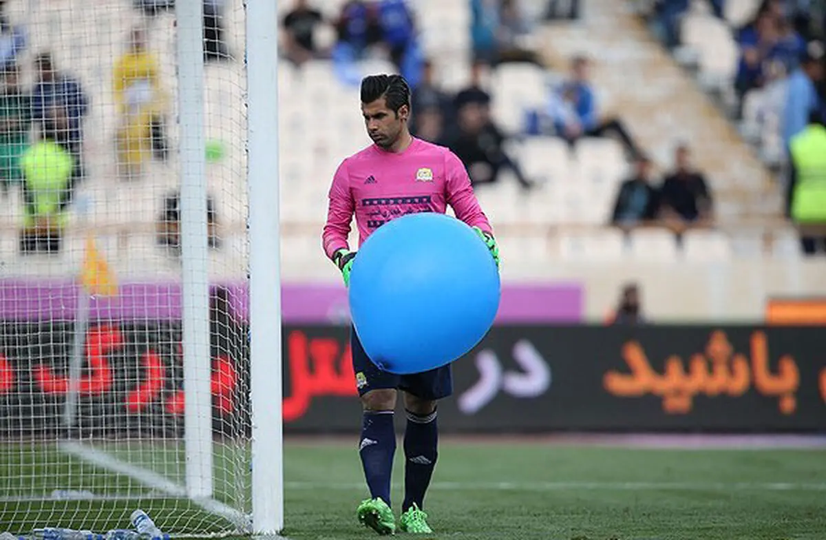 آیا فروزان باز هم جلوی استقلال دسته گل به آب می‌دهد؟