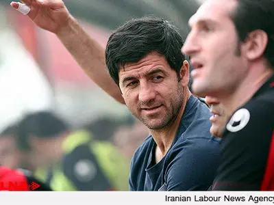 بازسازی اتفاقی صحنه دوغ یا نوشابه «نون خ» در برمودا با حضور کریم باقری + فیلم