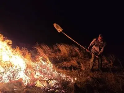 مهار آتش‌سوزی بیش از ۴۰ هکتار از مراتع سراب