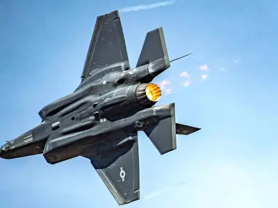سرعت عجیب جنگنده آمریکایی F-35 