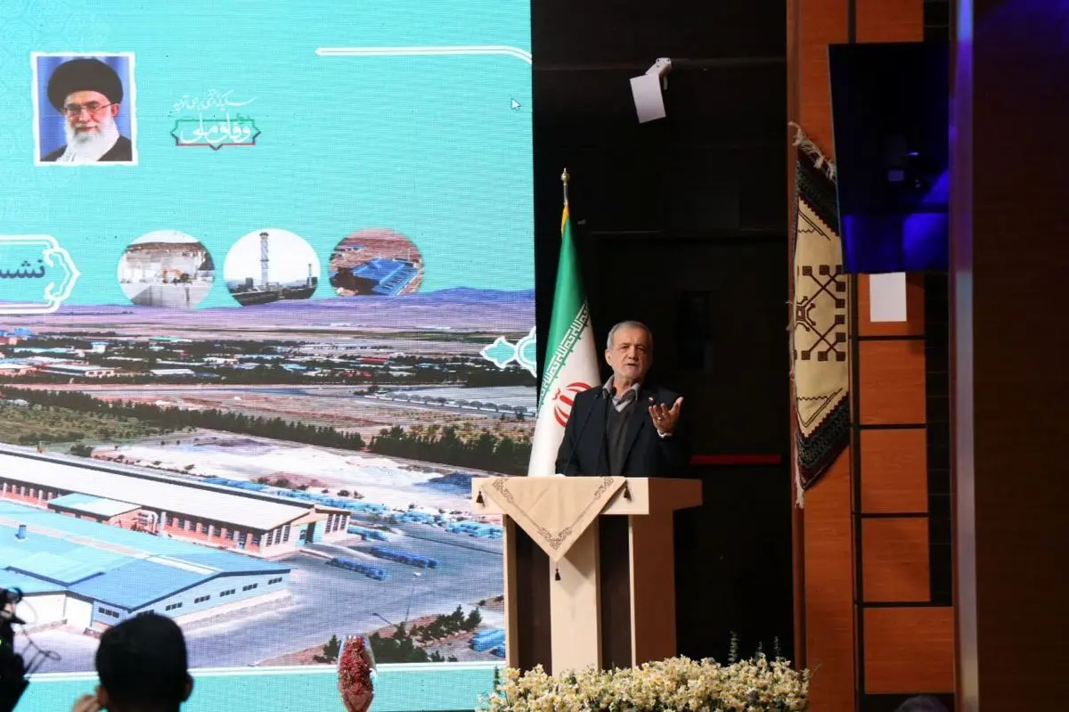 زن و مرد از هر قوم و قبیله‌ای، وقتی در این مملکت باشند، سرمایه ما هستند/حذف هر اندیشه ای از دست رفتن سرمایه است 