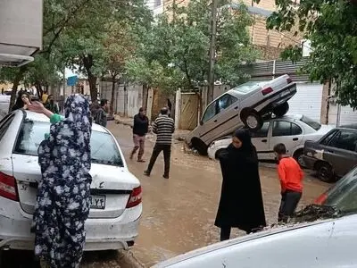 برخی سیل زدگان مشهد لوازم خانگی نو دریافت کردند
