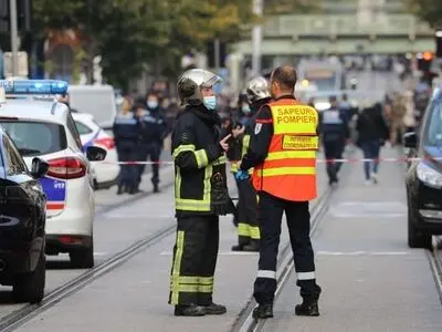 فرنسا: ثلاثة قتلى بینهم امرأة قُطع رأسها فی هجوم عند کنیسة واعتقال المهاجم