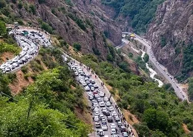 ترافیک سنگین در محور چالوس و آزادراه قزوین–کرج