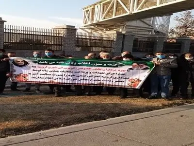 ادامه اعتراض  صنفی رانندگان اتوبوس شهری ارومیه/تجمع این بار رانندگان مقابل  مجلس بود  