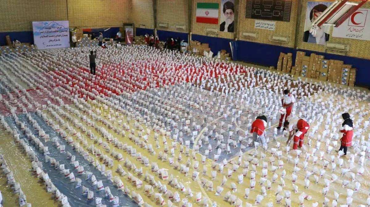  توزیع بسته‌های بهداشتی برای بیماران صعب‌العلاج در خوزستان+تصاویر