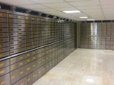 با گذشت ۱۱ ماه، اموال برخی از مالباختگان صندوق امانات بانک ملی برنگشت/ تحویل امانات منوط به اجازه دادستانی 