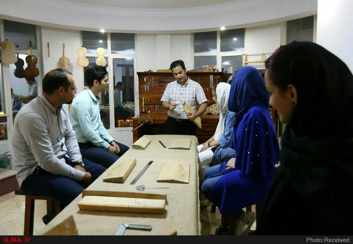 آموزشگاهی برای ارائه رموز ساخت آلات موسیقی