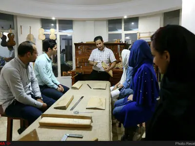 آموزشگاهی برای ارائه رموز ساخت آلات موسیقی