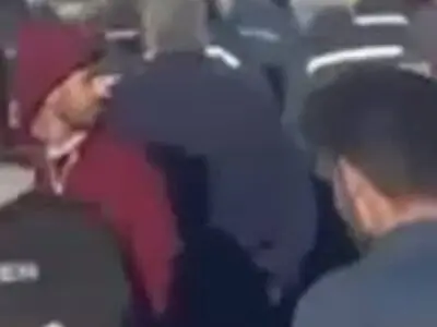 تجمع کارگران فولاد راد همدان  در اعتراض به قطع گاز کارخانه