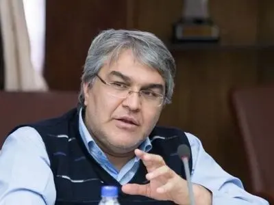 انتقاد تند عضو هیات علمی دانشگاه به قیمت‌گذاری ناعادلانه خودرو/ تعلل در اعلام قیمت‌ها به ضرر مردم و تولید کننده