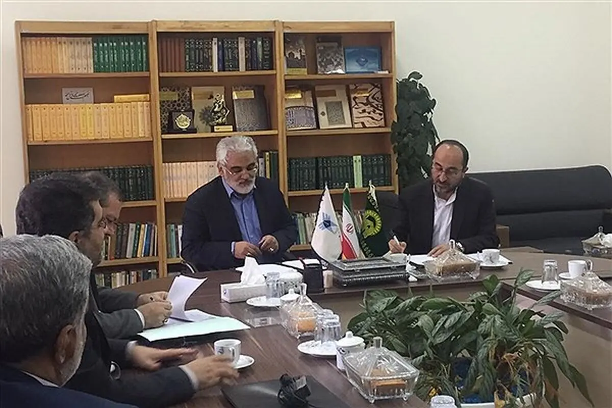 امضای تفاهم‌نامه همکاری دانشگاه آزاد اسلامی و معاونت علمی آستان قدس رضوی