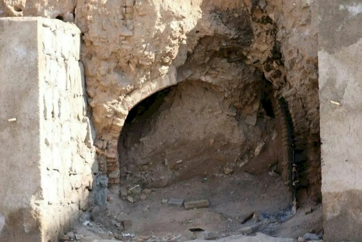 اثر نمایان شده در محوطه مقبره‌الشعرای تبریز بقایای خانه‌ای قاجاری است
