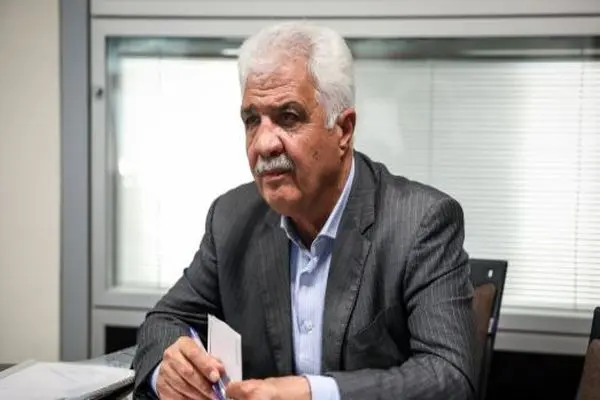 دهقان‌کیا: بانک رفاه را واگذار نمی‌کنیم 