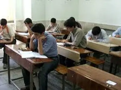 مادری که برای ثبت نام فرزندش مجبور به تمیزکردن مدرسه شد!