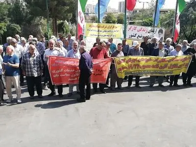 تجمع بازنشستگان مخابرات در اعتراض به‌ عدم تحقق مطالبات