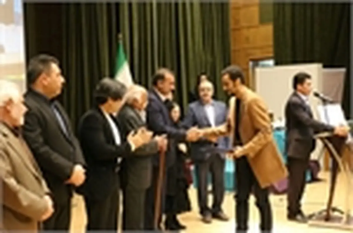 نخستین جایزه ادبی افشین یداللهی با معرفی و تجلیل از برترین‌ها به کار خود پایان داد 