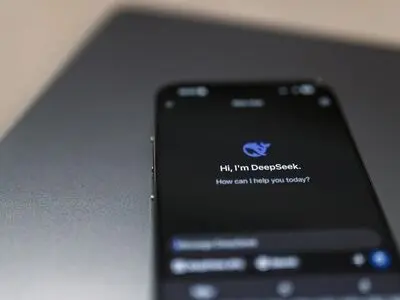 چت‌بات چینی با آپدیت جدید هم عقب ماند / فاصله زیاد دیپ‌سیک با ChatGPT و Gemini