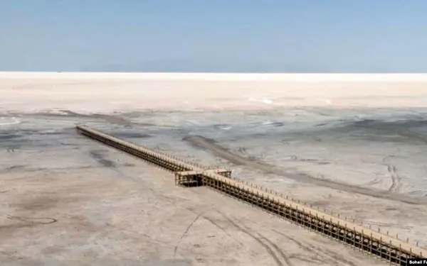 تراز دریاچه ارومیه ۴۹ سانتیمتر کمتر از پارسال/ شرط اصلی نجات، بارندگی است/ بدون مدیریت مصرف ارومیه خشک می‌شود