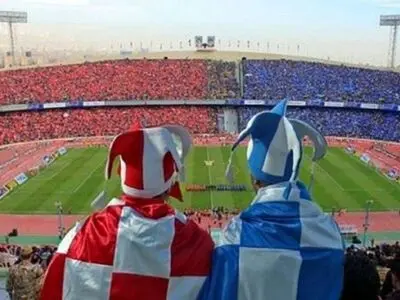حال‌وهوای اطراف ورزشگاه در آستانه شهرآورد + فیلم