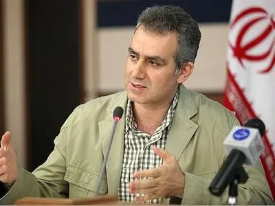نمایش‌های بی‌کیفیت و چهره‌محوری عامل سقوط/ سالن‌های خصوصی شورای هنری تشکیل دهند