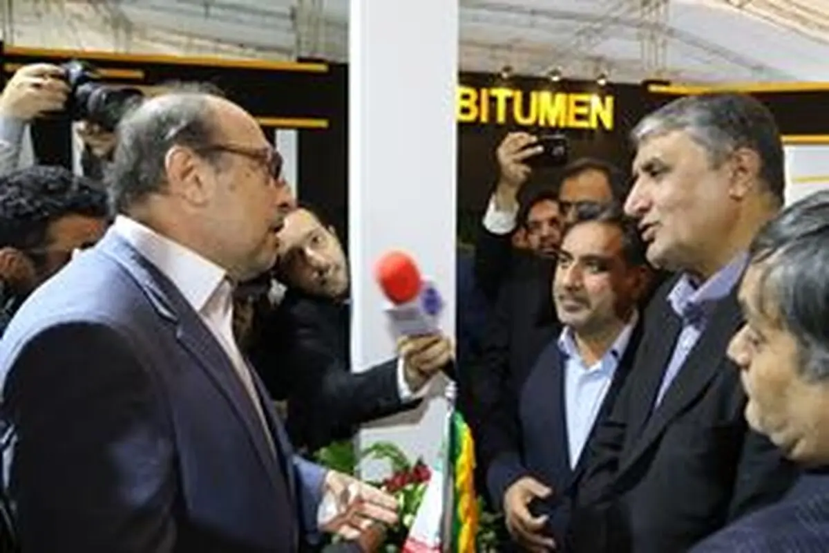 بازدید وزیر راه و شهرسازی از غرفه شرکت نفت پاسارگاد 