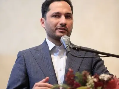 تندیس روایت مهان به علی نصیریان اهدا شد