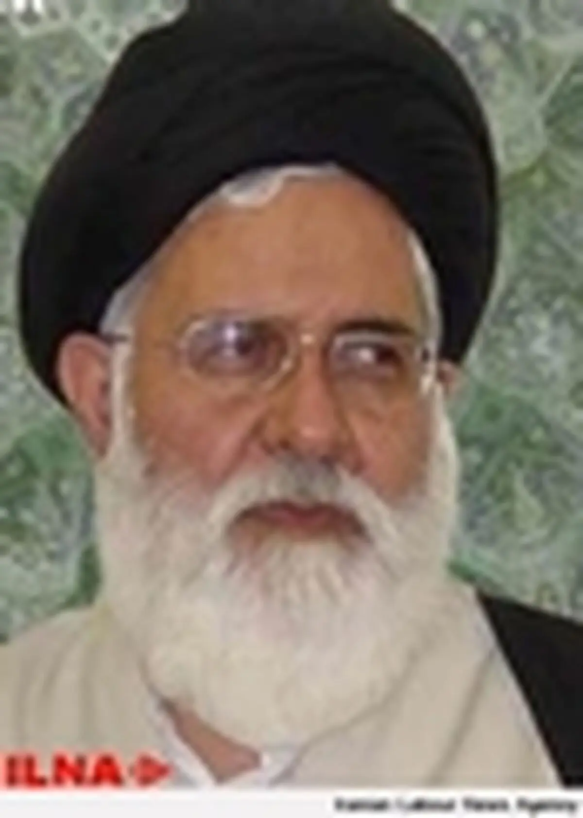 وجود آیت‌الله مهدوی کنی به نظام اعتبار می‌بخشد