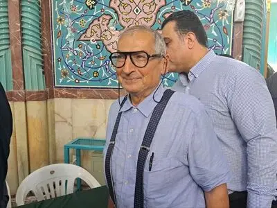 زیباکلام: با رأی ندادن ما هیچ تغییری به‌وجود نمی‌آید