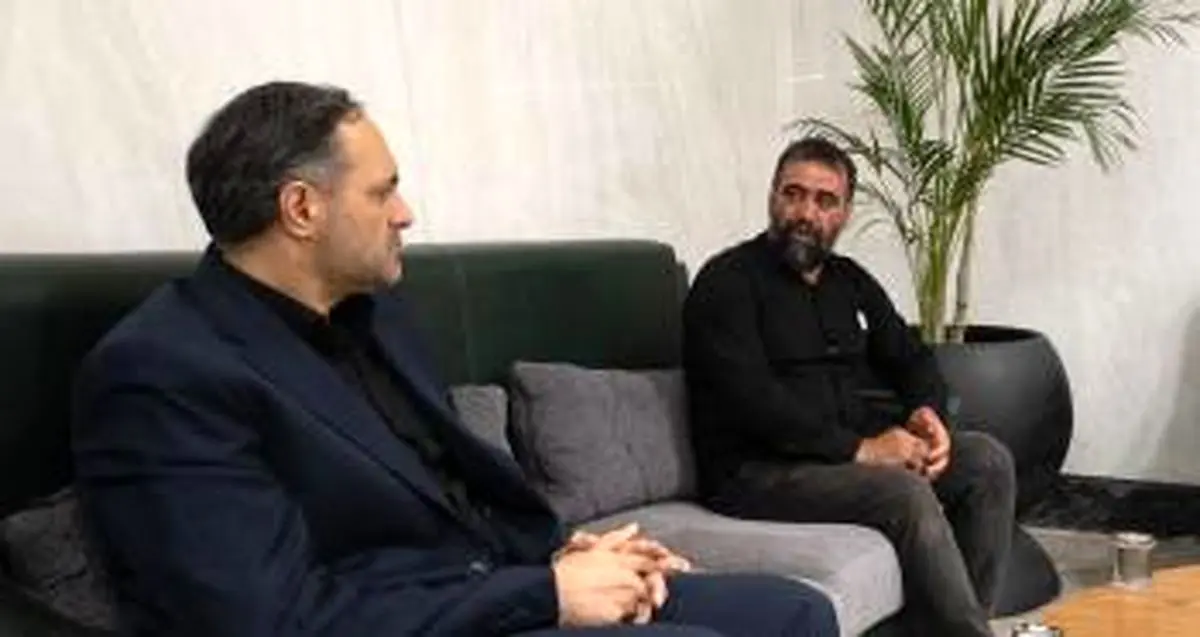 دیدار سرپرست بانک توسعه صادرات ایران با خانواده شهید علی خان‌بیگی