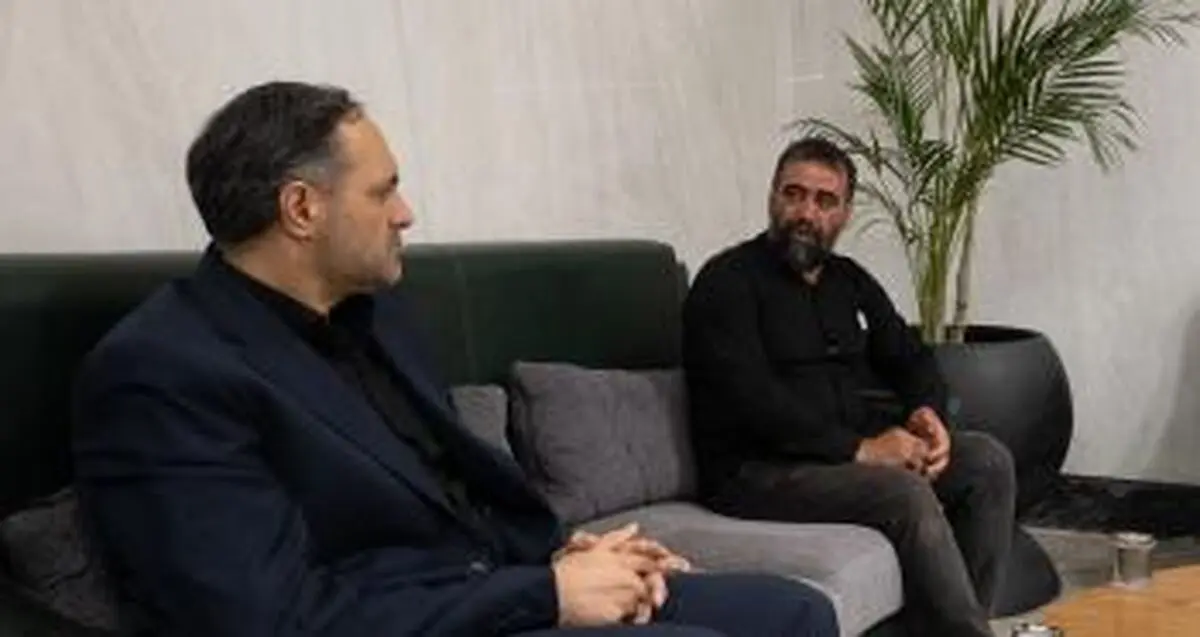 دیدار سرپرست بانک توسعه صادرات ایران با خانواده شهید علی خان‌بیگی