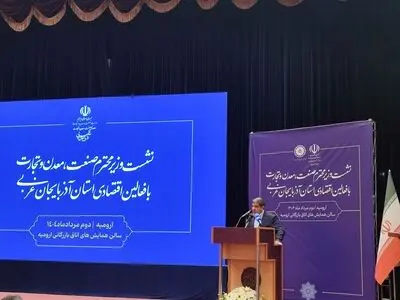 قوانین دست‌ وپاگیر صادرات را فلج کرده‌اند / ضرورت بازنگری فوری در مقررات ارزی