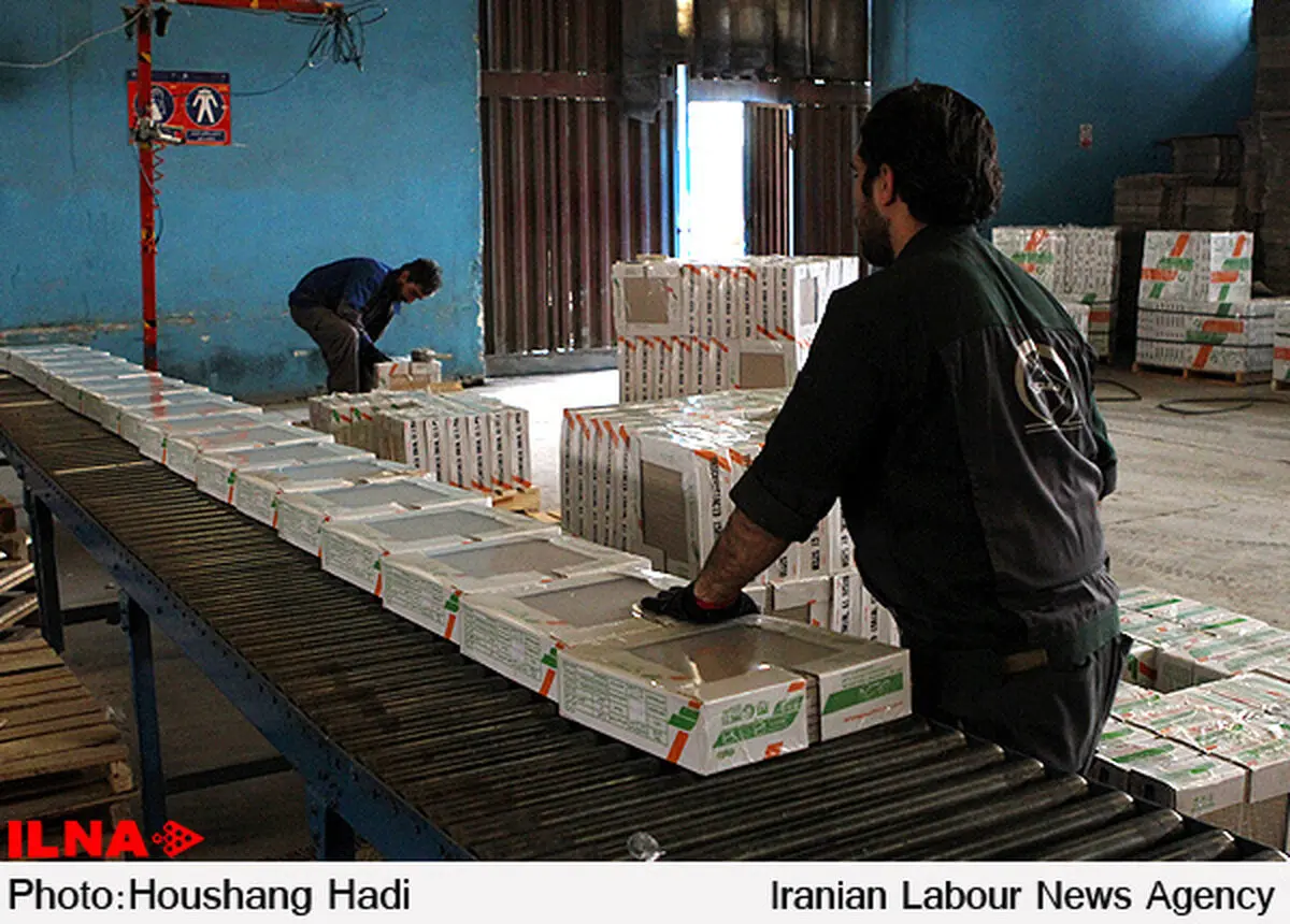 کارگران بیکار شده «کاشی نیلو»خواستار بازگشت به کار شدند 