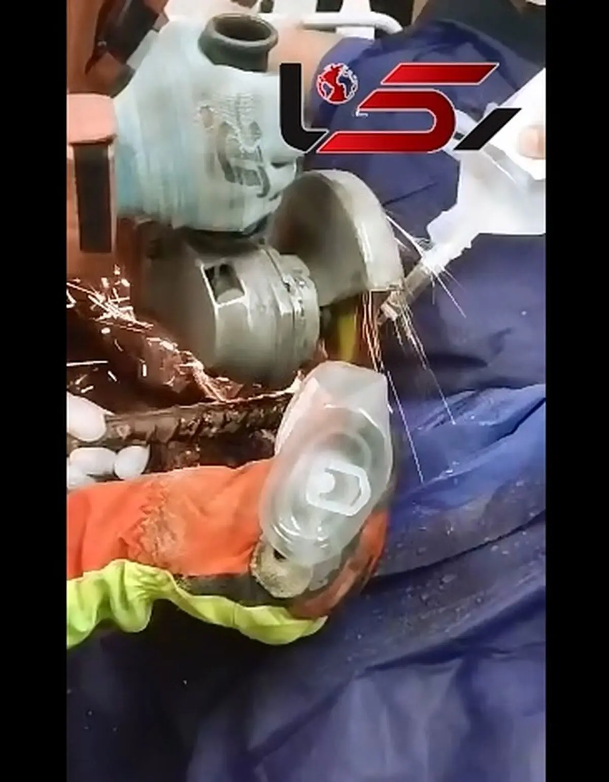 نجات معجزه‌آسای کارگر ۲۵ ساله افغان + فیلم