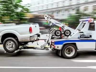امدادرسانی شبانه‌روزی به خودروهای در راه مانده در مشهد