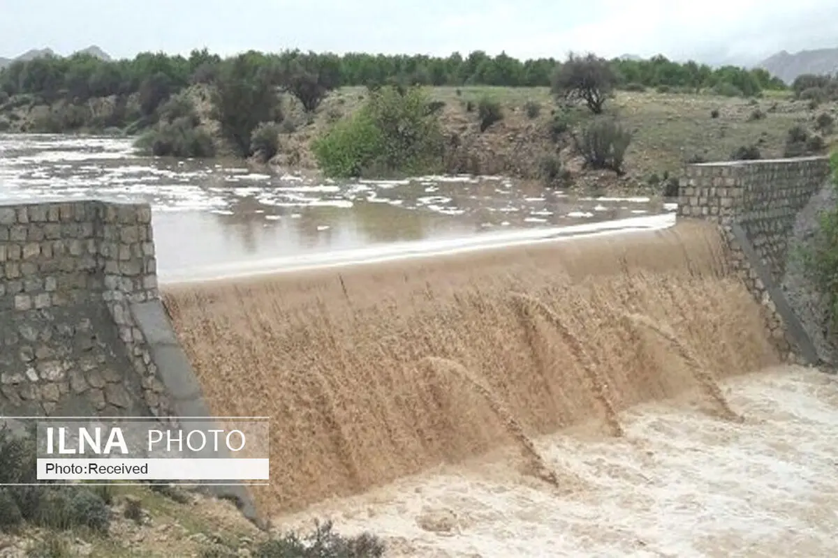 سیل در جاده کندوان سه خودرو را با خود برد
