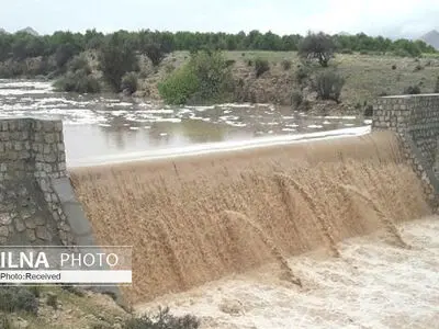 سیلاب به بخشی از راه‌های روستایی و منازل مسکونی خسارت وارد کرد