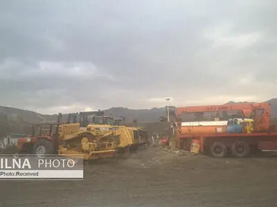 جمع شدن کارگران پیمانکاری چادرملو در رستوران/ نگرانی از بیکاری و تعدیل ادامه دارد