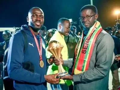 ‎قهرمانان آفریقا با استقبال رئیس جمهور به خانه بازگشتند