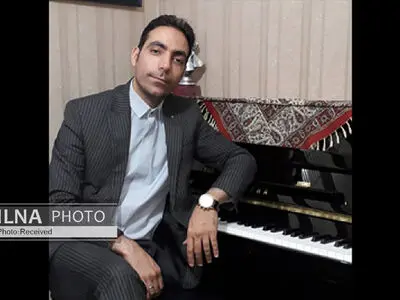 آموزش و پرورش برای سه سال ابتدایی هنرستان موسیقی کتاب تالیف نکرده/ خودم را بیشتر معلم می‌دانم تا هنرمند