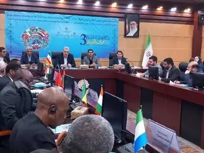 راه اندازی خط کشتیرانی به غرب آفریقا / صادرات سالانه ۳۰ میلیون محصول پتروشیمی از ایران