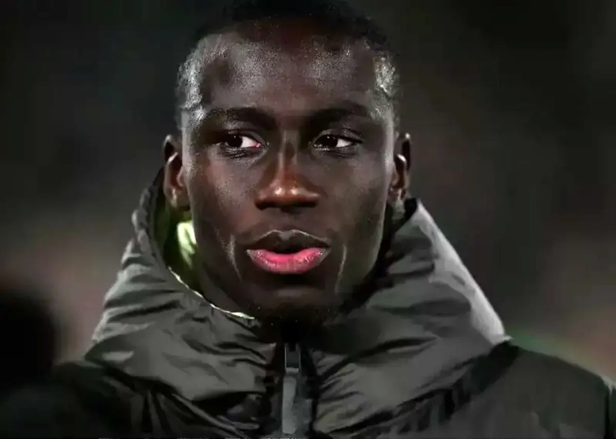 نمایش نیمه‌کاره مندی برابر سیتی؛ تعویض در بین دو نیمه